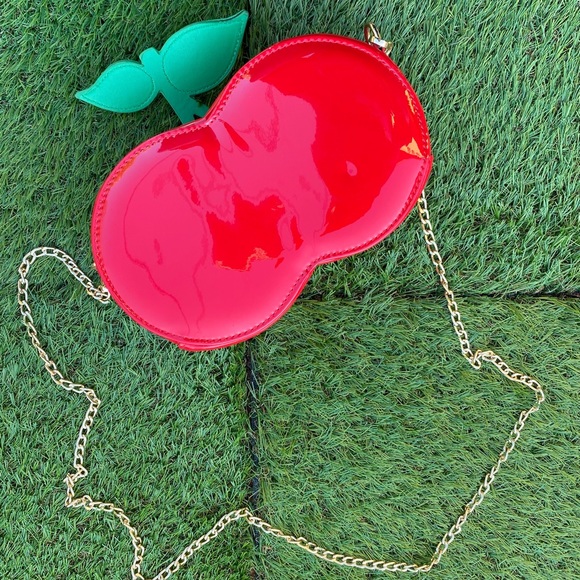 Cherry Purse 🍒 - Picture 5 of 15